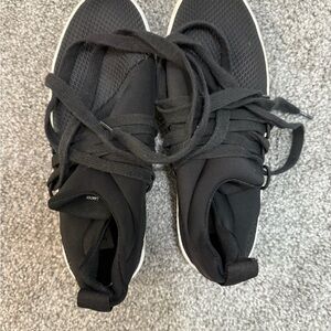 Steve Madden Black Lancer Shoes